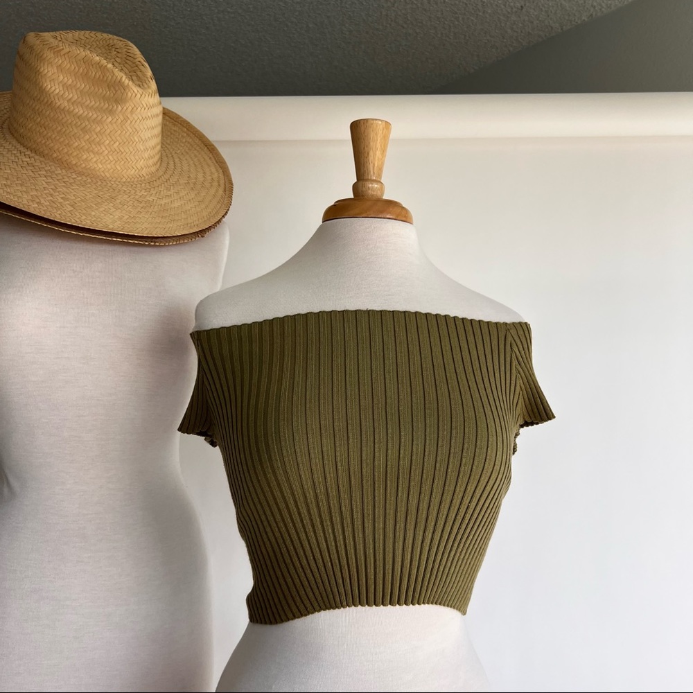 SOLD ❌ OLIVE GREEN RIBBED OFF THE SHOULDER CROP TOP - Picture 4 of 5
